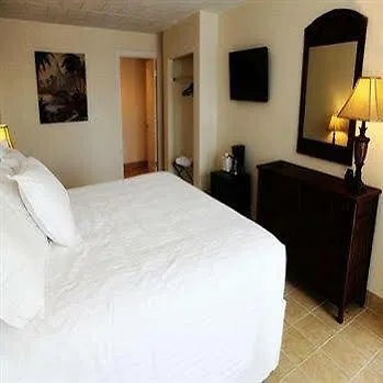 Oceans 2700 Hotel Virginia Beach